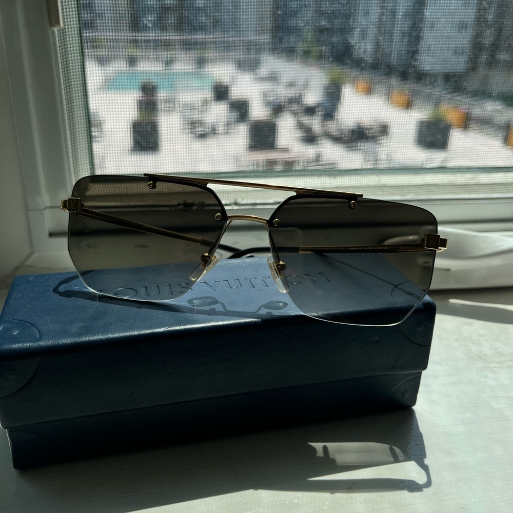 Louis Vuitton Gold and Black Aviator Sunglasses